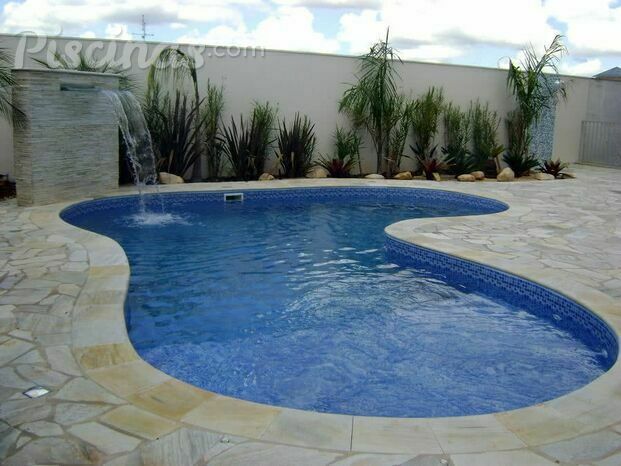 Piscina em curvas