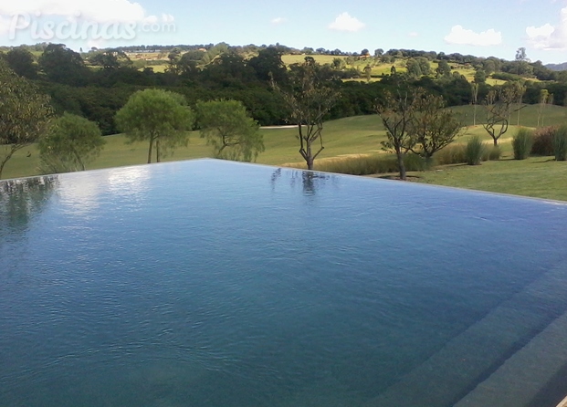 Piscina borda infinita