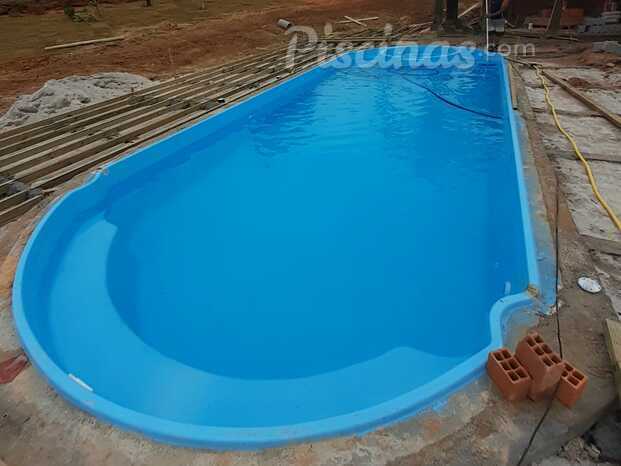 Piscina de fibra instalada