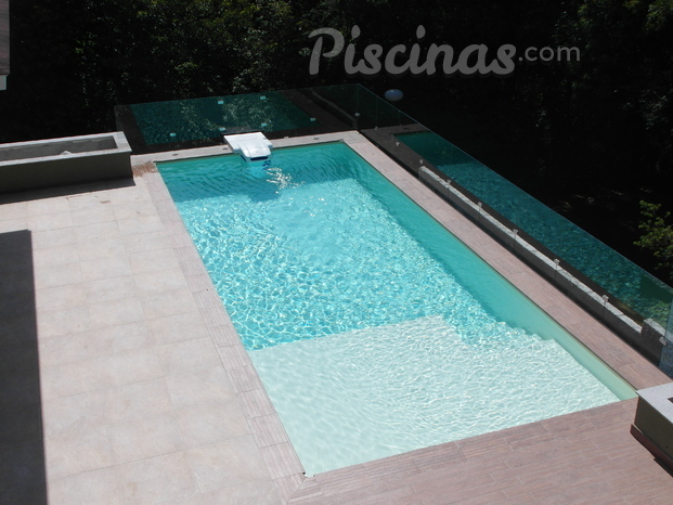 Piscina suspensa