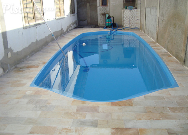 Piscina de fibra instalada