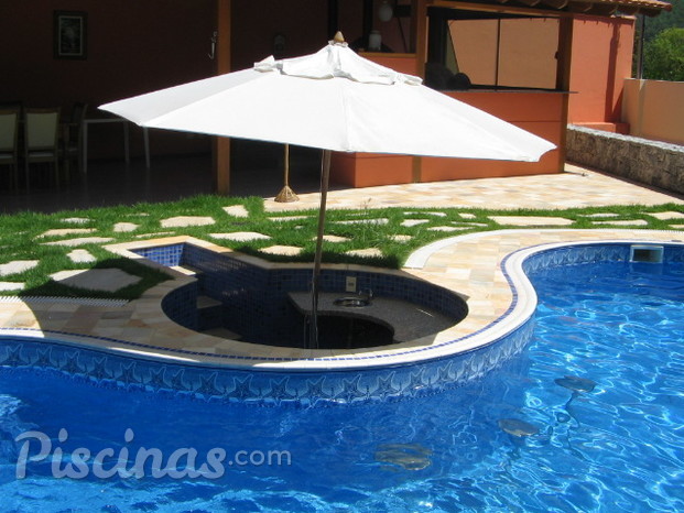 Piscina com hidro