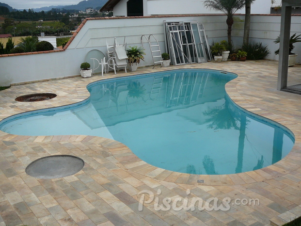 Piscina em curvas