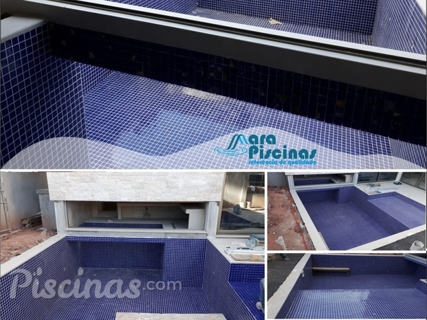 Construção de piscina com revestimento em pastilhas