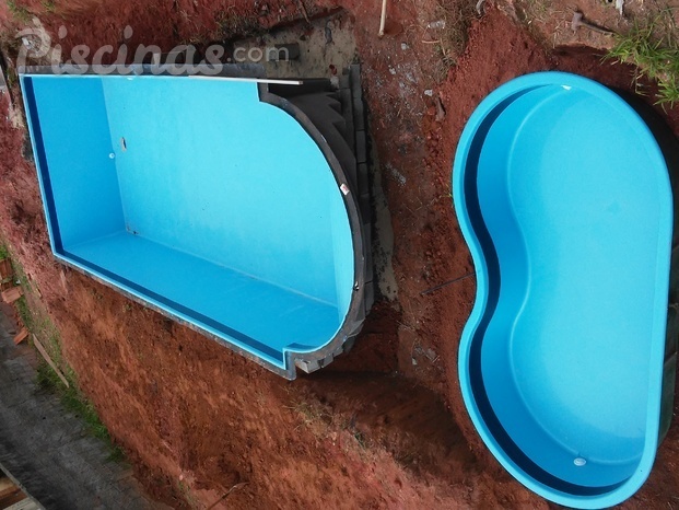 Piscina com piscina infantil